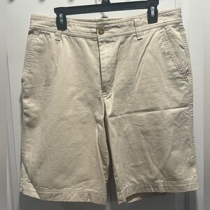 Izod Men's Shorts Size 34 - Beige Casual Wear